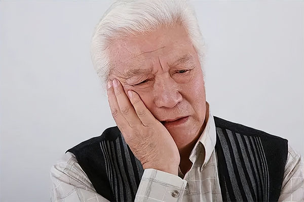 牙坏了漏神经了疼怎么办(牙坏了漏神经了疼怎么办吃什么药)