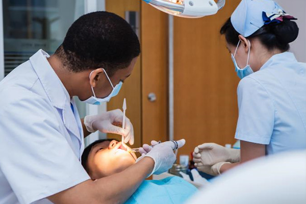 种植牙多长时间拆线一次(种植牙多长时间拆线一次最好)