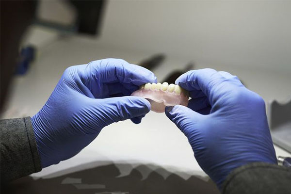 树脂美牙有毒吗(树脂美牙有毒吗能吃吗)