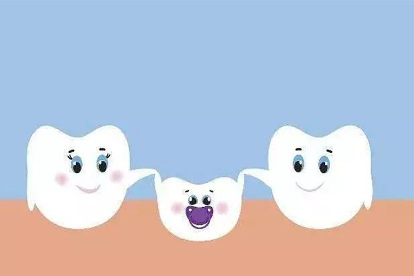 上排后面牙龈上长个小牙齿是什么病(上排后面牙龈上长个小牙齿是什么病啊)