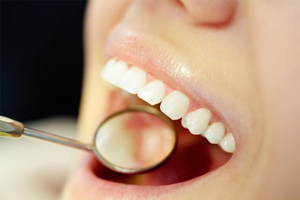 牙齿出现烟渍怎么去除掉小妙招(牙齿出现烟渍怎么去除掉小妙招视频)