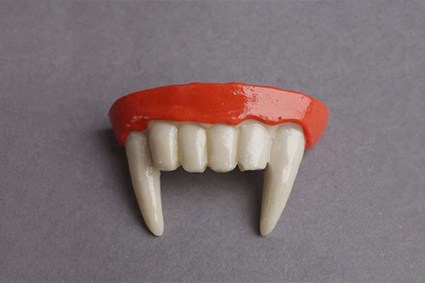 牙冠是全瓷的好还是烤瓷的好一点(牙冠是做全瓷的好还是烤瓷的好)