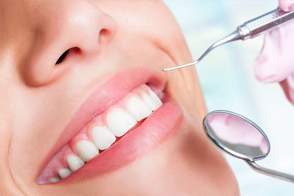 牙齿美白选什么成分高的牙膏好呢(牙齿美白选什么成分高的牙膏好呢图片)