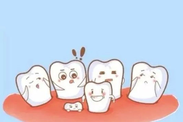 后槽牙牙长出了一个小尖尖的东西(后