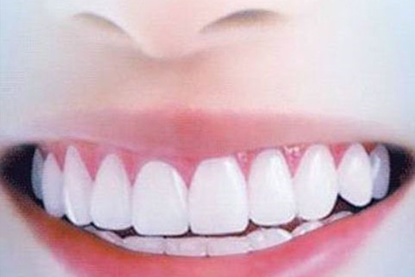 孩子的牙齿色素沉着怎么去除(孩子的
