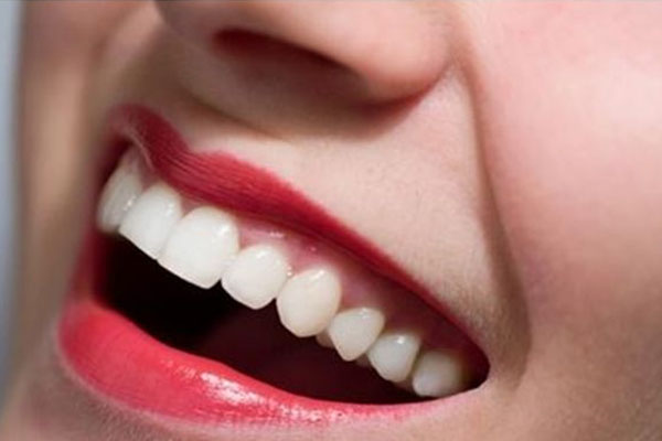 用什么刷牙可以去掉烟渍中医(用什么刷牙能去除烟渍)