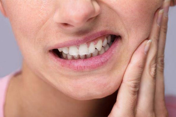 拔牙和拔智齿一样疼吗？中老年口腔告诉你答案