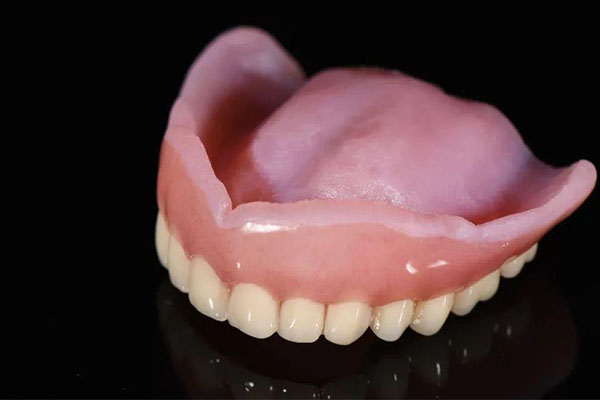 活动假牙可以只装一侧吗？中老年口