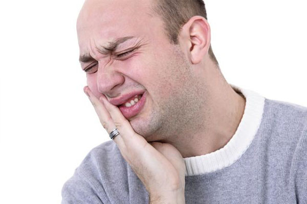 戴牙冠的过程疼吗？中老年口腔为您