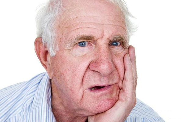 中老年口腔：一次解决缺牙难题 告别