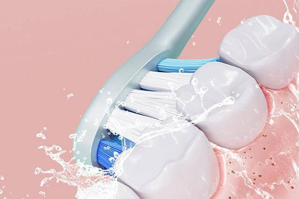 洗牙一次多少钱？中老年口腔批量修复方案揭秘：省心更省钱！