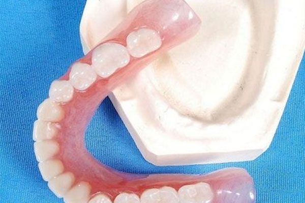 义齿排牙多久能学会？中老年口腔教