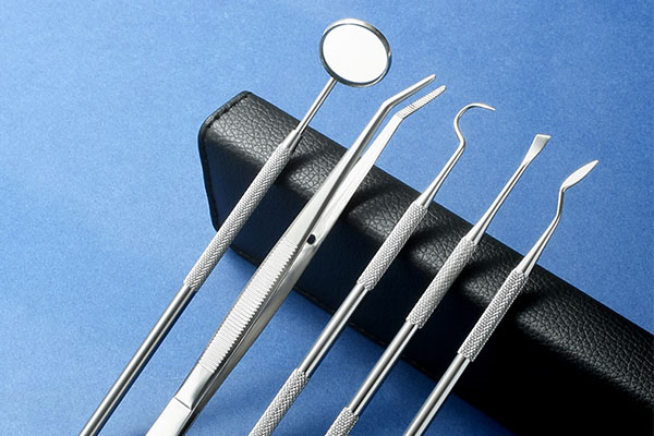 氟斑牙用什么牙膏合适一点儿(氟斑牙用什么牙膏好呢百度知道)