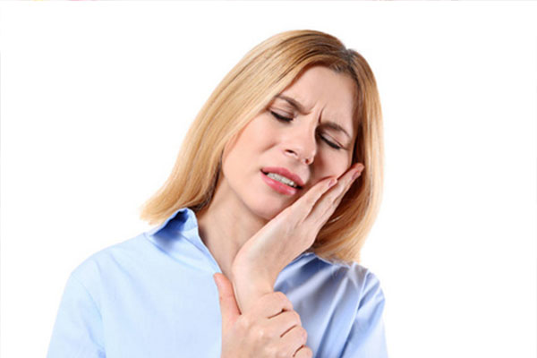 牙齿疼该吃什么？中老年口腔高效止痛方案解决你的烦恼