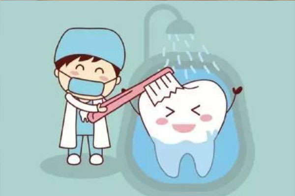 别再用手抠了！中老年口腔教你一招