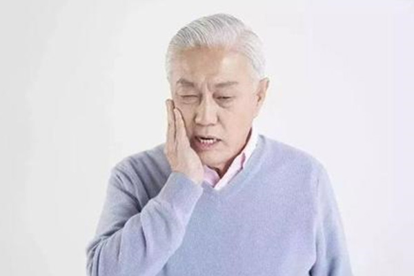 孩子牙齿有洞吃饭疼？中老年口腔专