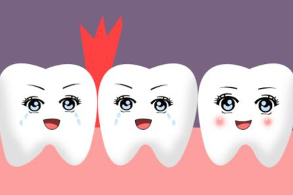 新长的牙齿旁边多了一块肉疼怎么回事？中老年口腔为您解答原