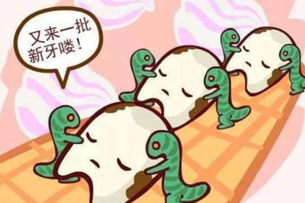 中老年人缺牙不用愁，一招教你轻松解决蛀牙烦恼