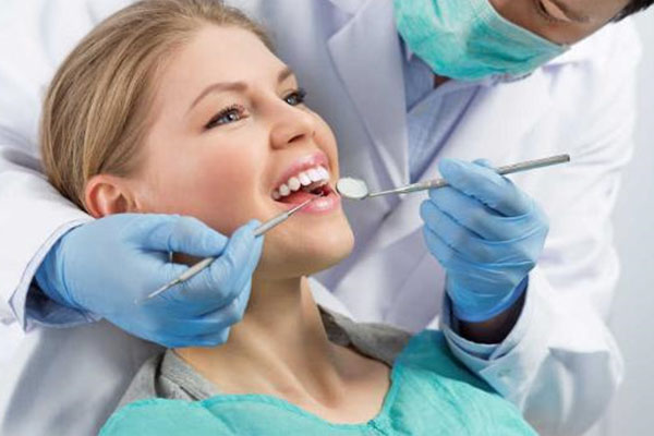 牙髓炎的特点不包括？中老年口腔揭