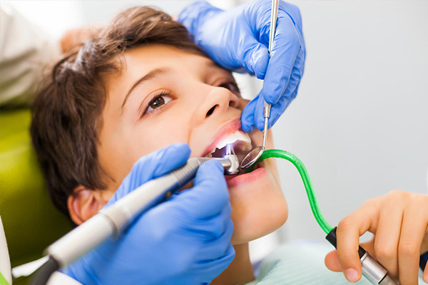 拔了六号牙后，七号牙能否移到中间？中老年口腔专家为您解答